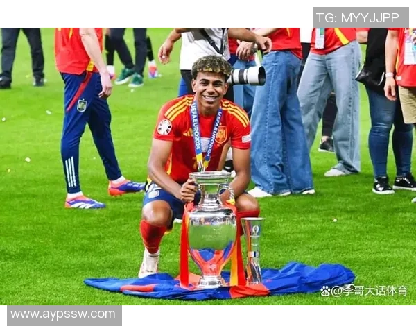 官方：亚马尔荣膺西甲11月最佳球员