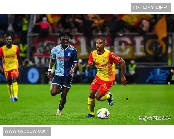 朗斯时隔21年重返法甲巅峰领跑积分榜展现强劲实力